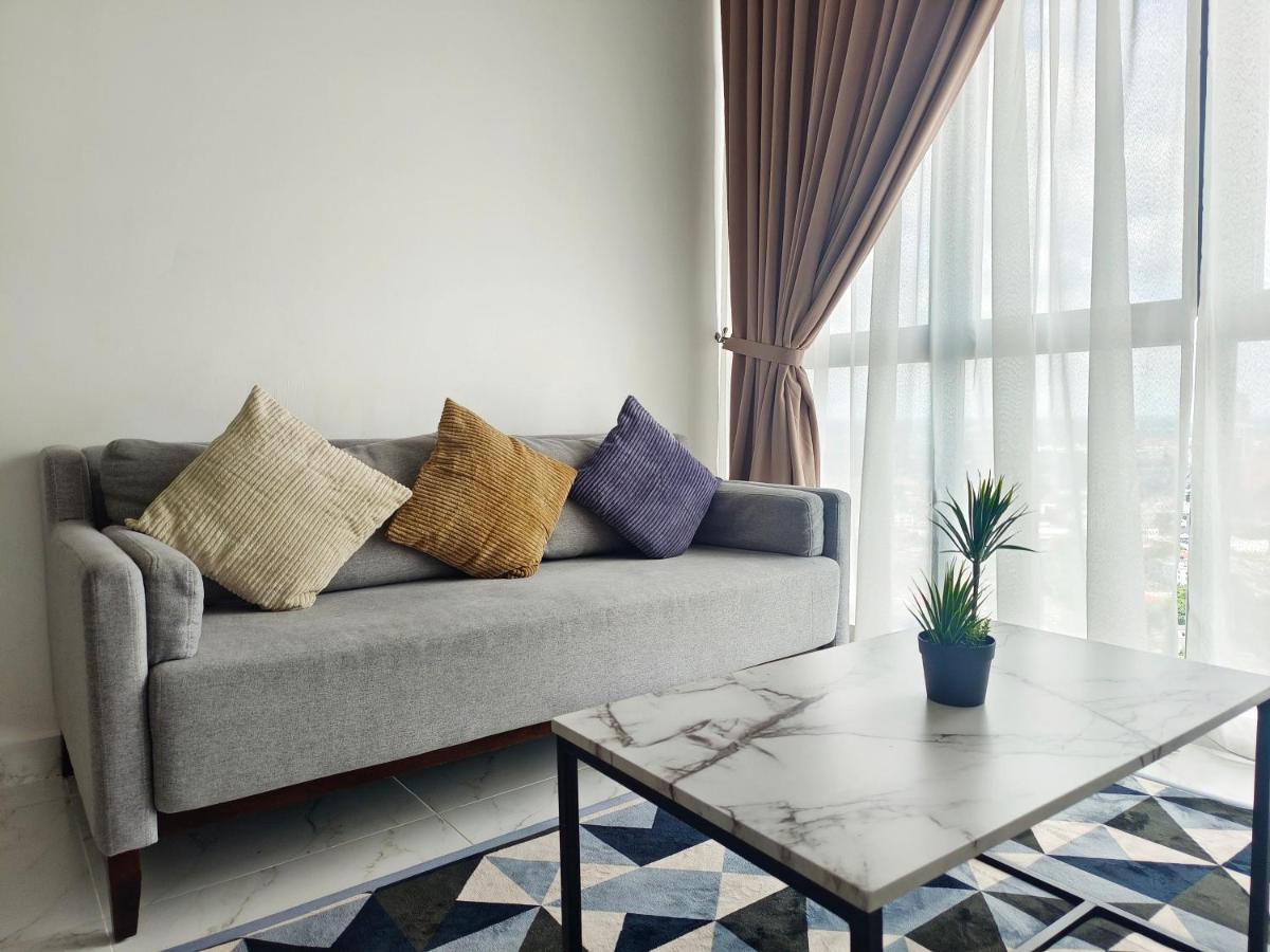 One Bedroom Troika Kota Bharu By Aghome, Modern Design エクステリア 写真