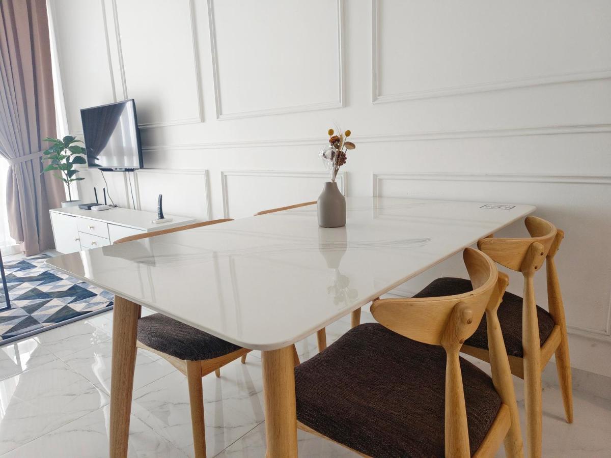 One Bedroom Troika Kota Bharu By Aghome, Modern Design エクステリア 写真