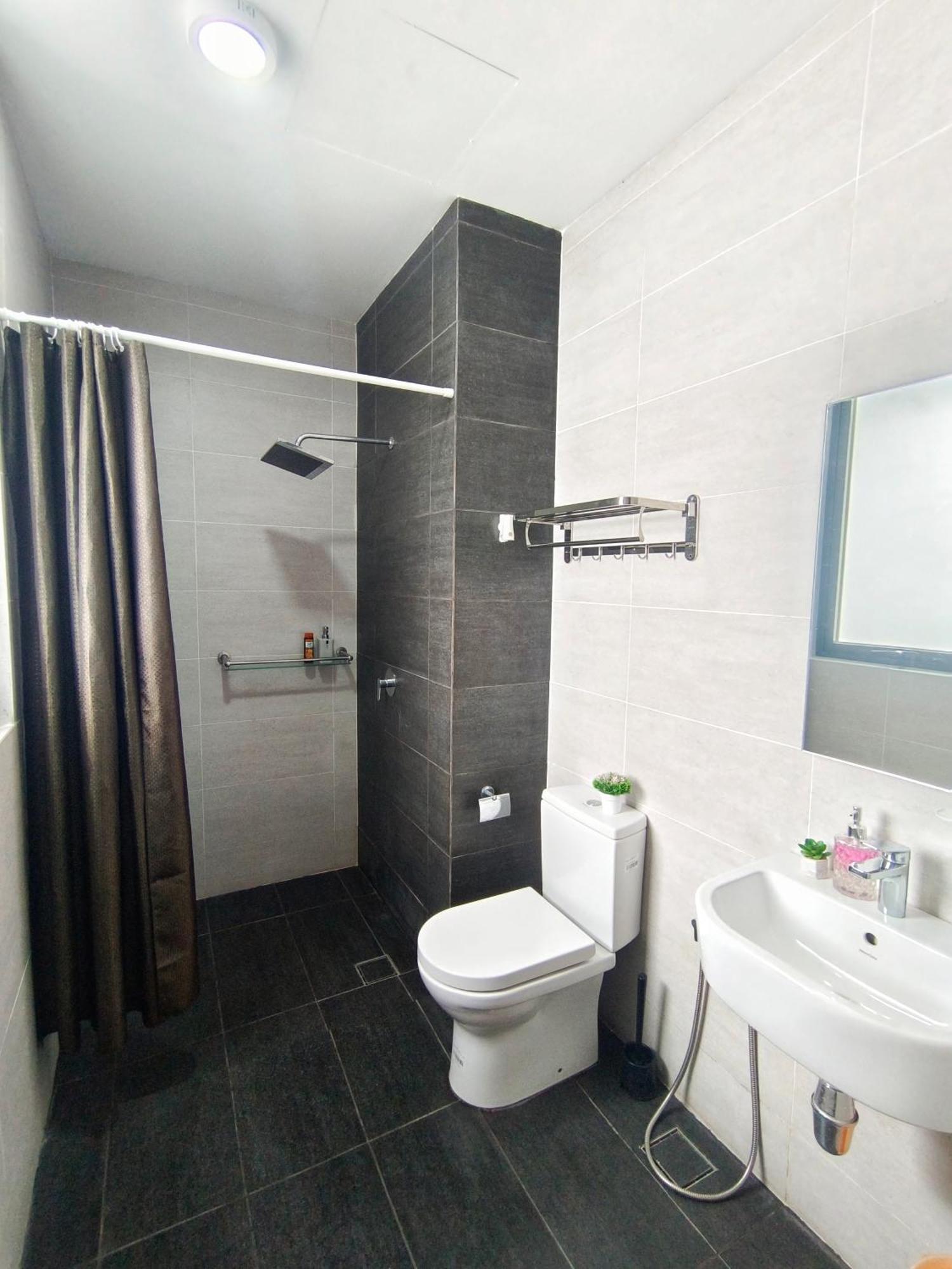 One Bedroom Troika Kota Bharu By Aghome, Modern Design エクステリア 写真